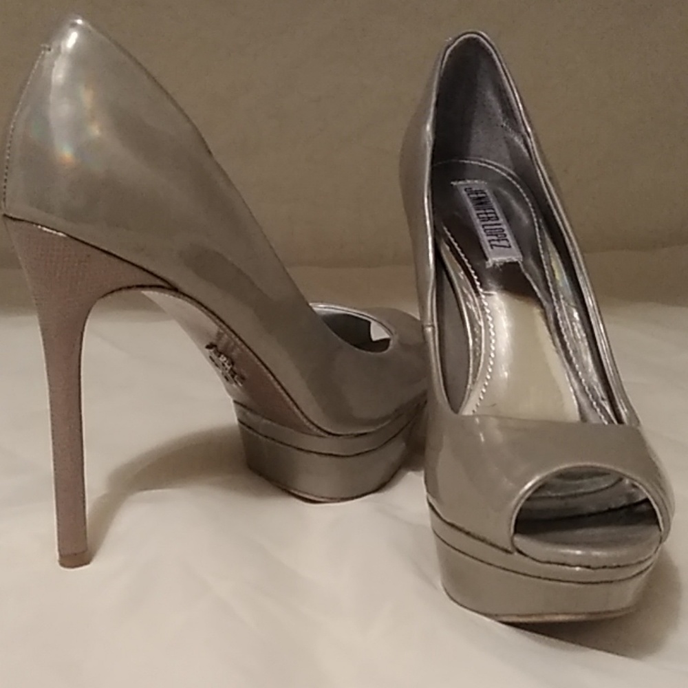 Gray Halo heel